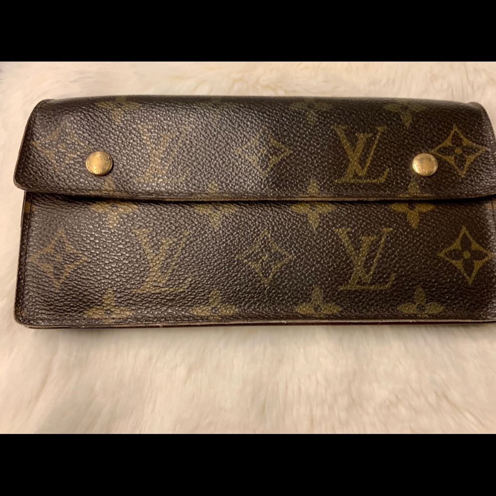 MG1006 Louis Vuitton Wallet